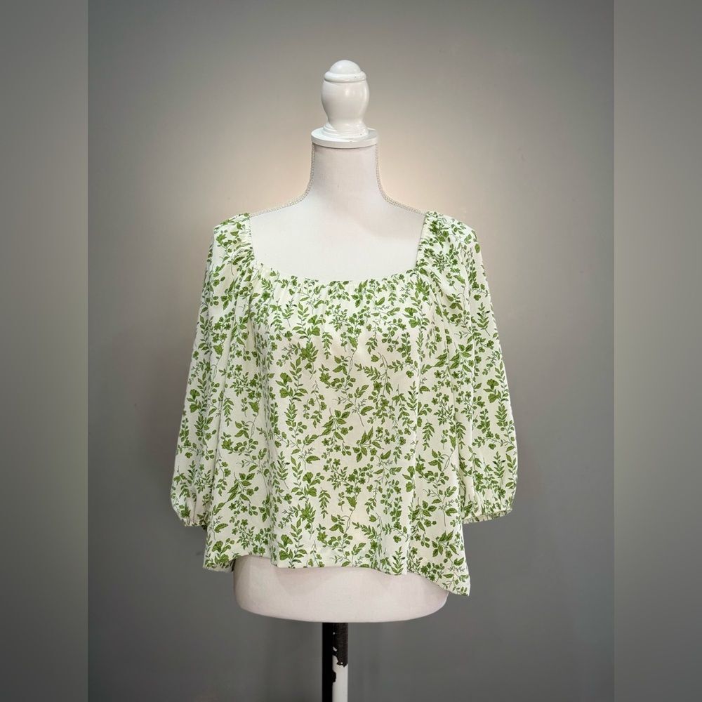 White If She Loves Floral Peasant Blouse Size L
